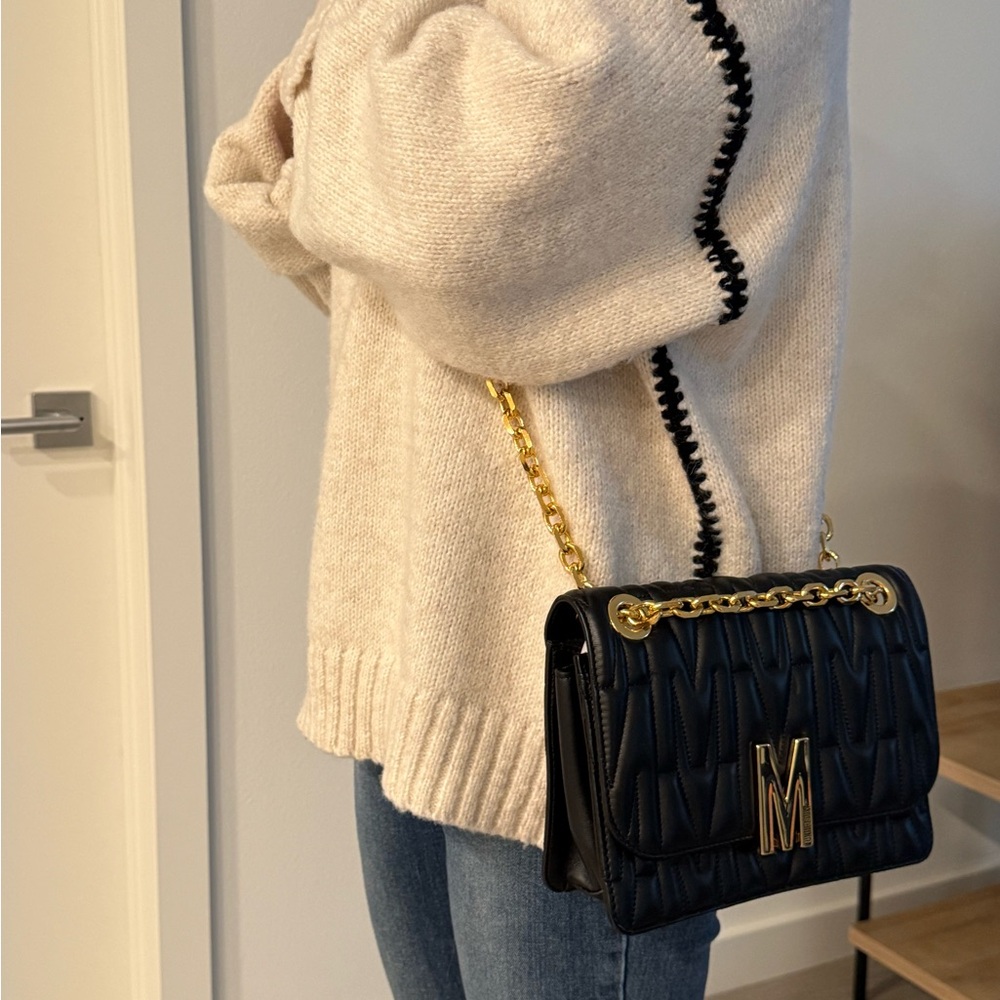 Elegant Black Quilted Shoulder Bag